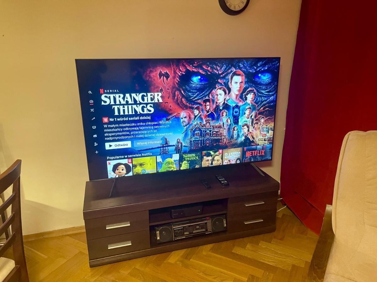 Raven Metro Fast Wifi 70'Tv Netflix Hbomax Appletv Apartment Warsaw Exterior photo