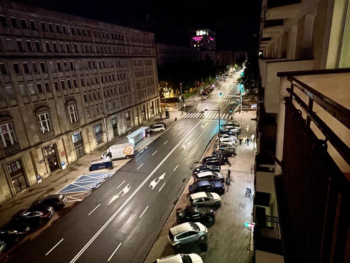 Raven Metro Fast Wifi 70'Tv Netflix Hbomax Appletv Apartment Warsaw Exterior photo