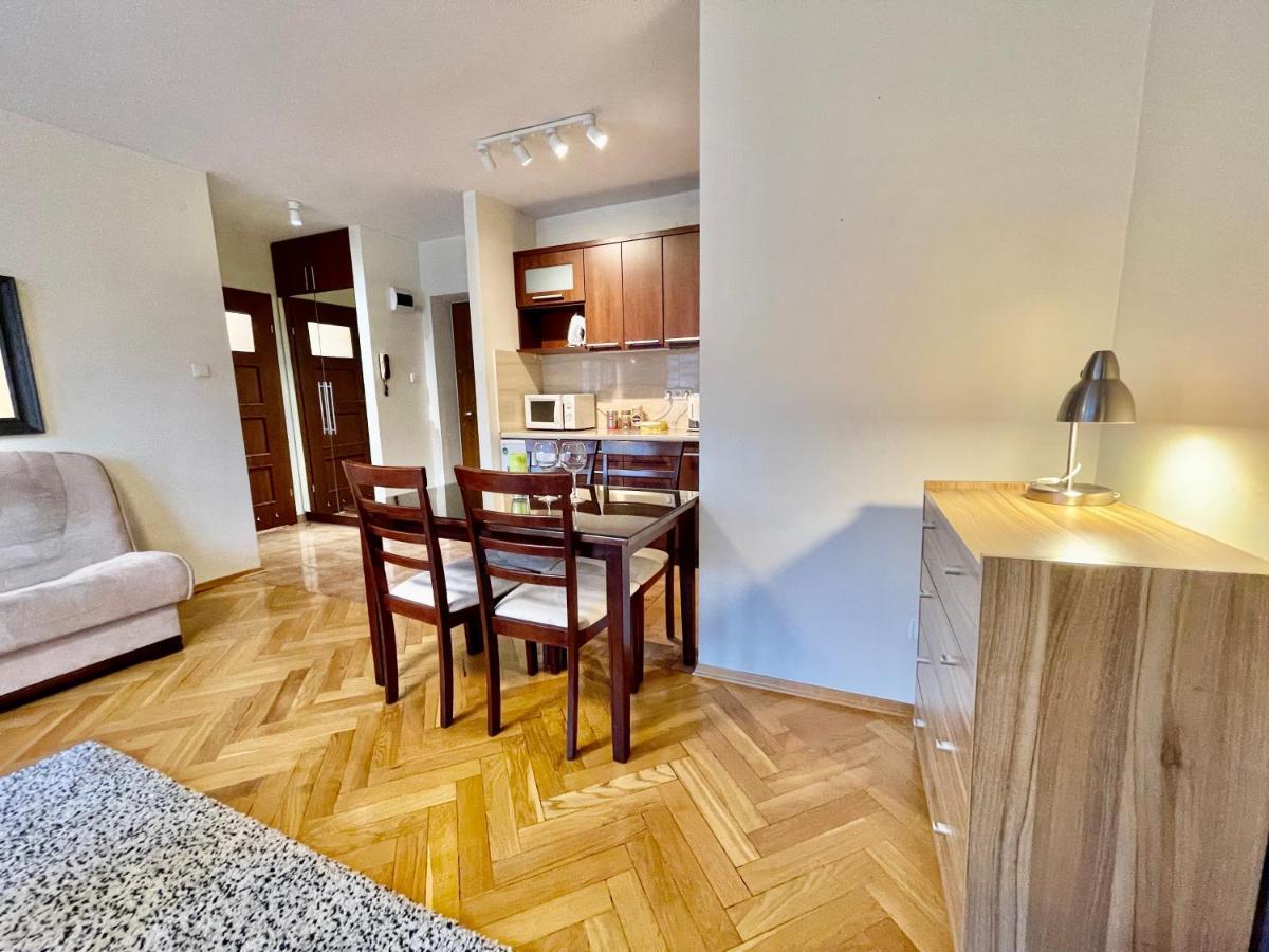 Raven Metro Fast Wifi 70'Tv Netflix Hbomax Appletv Apartment Warsaw Exterior photo
