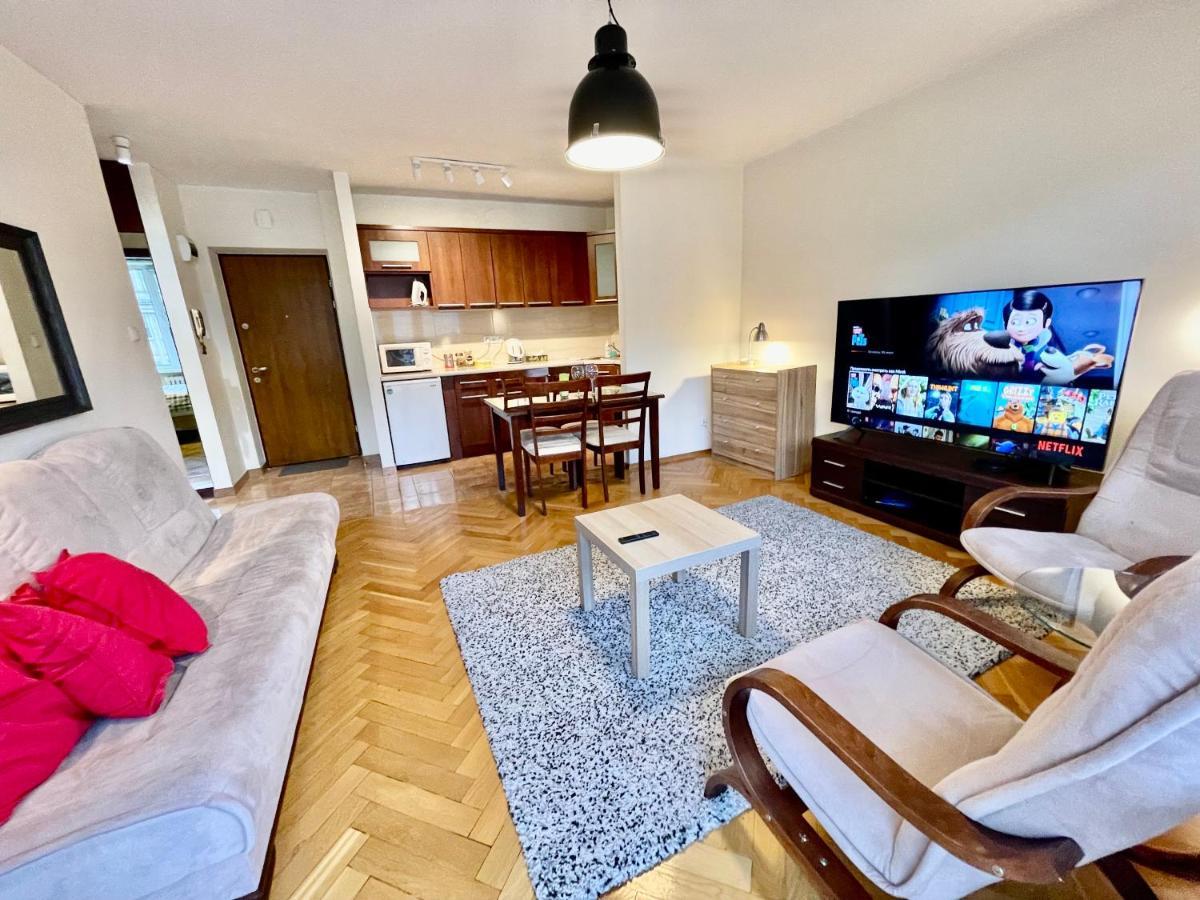 Raven Metro Fast Wifi 70'Tv Netflix Hbomax Appletv Apartment Warsaw Exterior photo